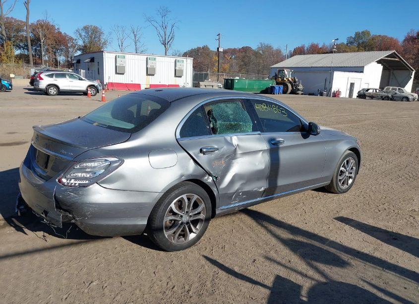 Photo 4 of 2016 Mercedes-benz C 300 4MATIC/LUXURY 4MATIC/SPORT 4MATIC (VIN 55SWF4KB7GU109922)