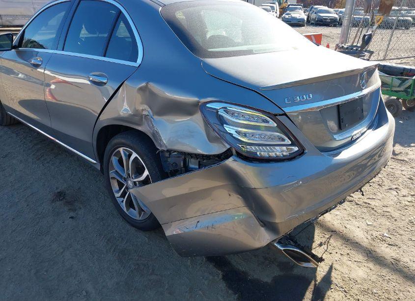 Photo 6 of 2016 Mercedes-benz C 300 4MATIC/LUXURY 4MATIC/SPORT 4MATIC (VIN 55SWF4KB7GU109922)