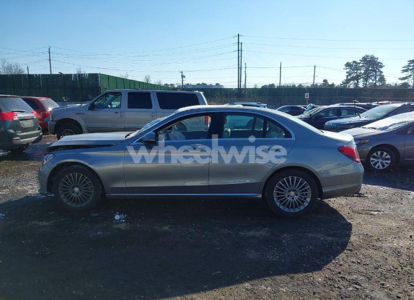 Photo 14 of 2016 Mercedes-benz C 300 4MATIC/LUXURY 4MATIC/SPORT 4MATIC (VIN 55SWF4KB7GU137543)