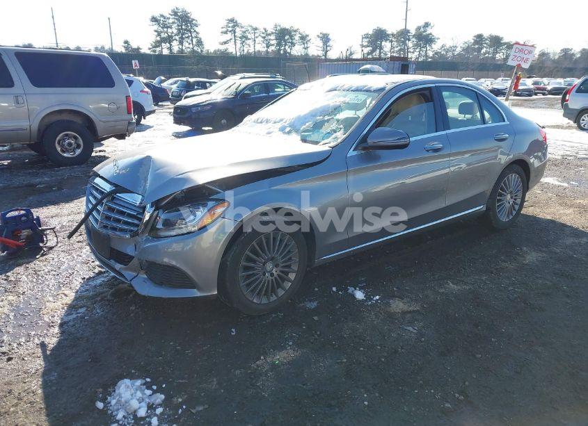 Photo 2 of 2016 Mercedes-benz C 300 4MATIC/LUXURY 4MATIC/SPORT 4MATIC (VIN 55SWF4KB7GU137543)