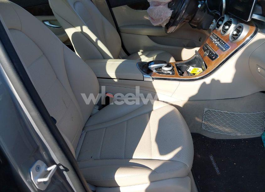 Photo 5 of 2016 Mercedes-benz C 300 4MATIC/LUXURY 4MATIC/SPORT 4MATIC (VIN 55SWF4KB7GU137543)