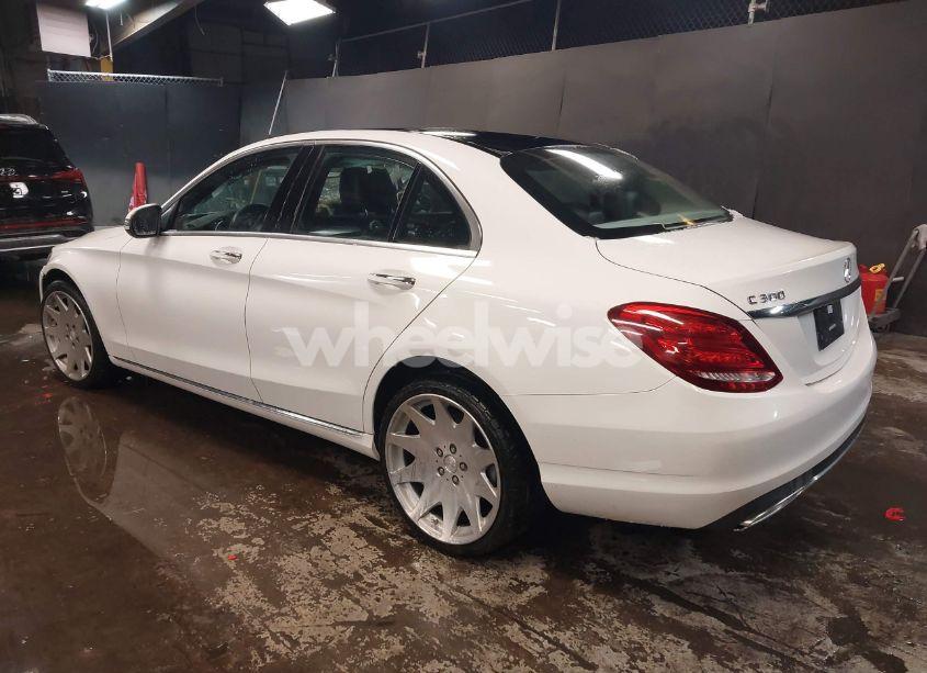 Photo 3 of 2017 Mercedes-benz C 300 4MATIC/LUXURY 4MATIC/SPORT 4MATIC (VIN 55SWF4KB7HU179969)