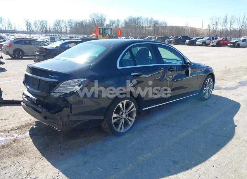 Photo 4 of 2017 Mercedes-benz C 300 4MATIC/LUXURY 4MATIC/SPORT 4MATIC (VIN 55SWF4KB7HU184461)