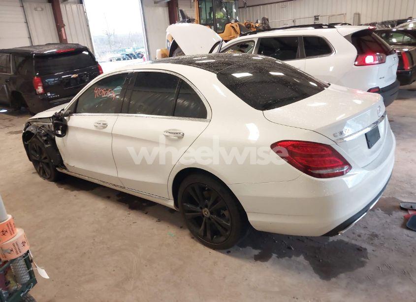 Photo 14 of 2017 Mercedes-benz C 300 4MATIC/LUXURY 4MATIC/SPORT 4MATIC (VIN 55SWF4KB7HU200044)