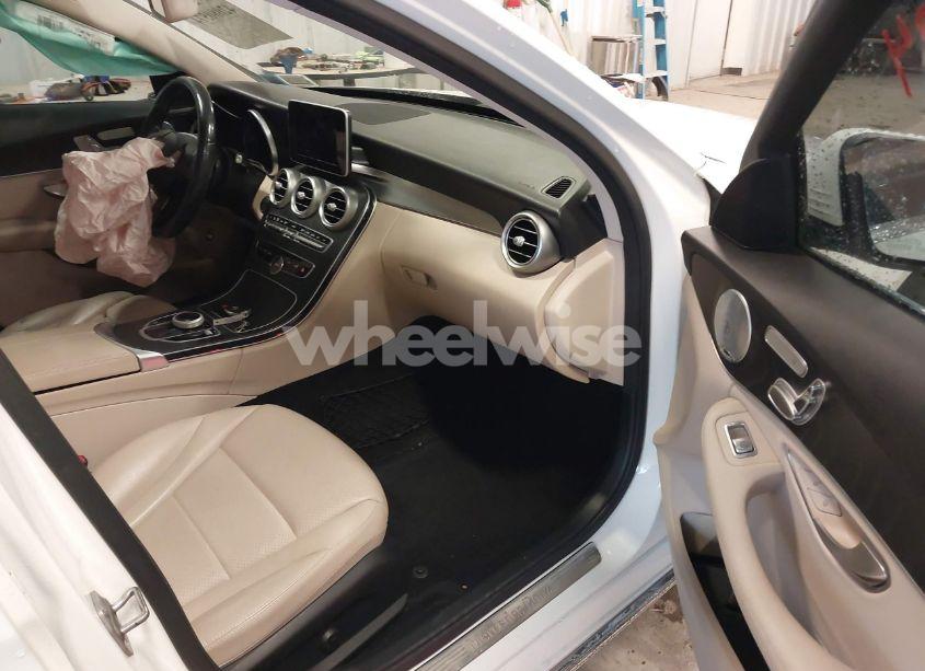 Photo 5 of 2017 Mercedes-benz C 300 4MATIC/LUXURY 4MATIC/SPORT 4MATIC (VIN 55SWF4KB7HU200044)