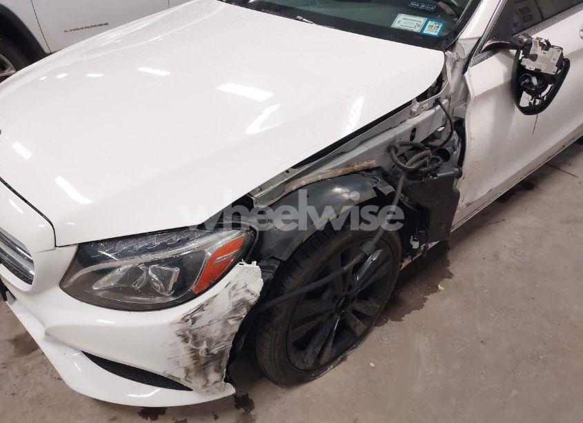 Photo 6 of 2017 Mercedes-benz C 300 4MATIC/LUXURY 4MATIC/SPORT 4MATIC (VIN 55SWF4KB7HU200044)