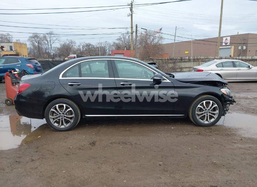 Photo 14 of 2017 Mercedes-benz C 300 4MATIC/LUXURY 4MATIC/SPORT 4MATIC (VIN 55SWF4KB7HU200982)