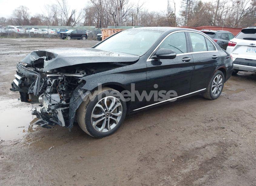 Photo 2 of 2017 Mercedes-benz C 300 4MATIC/LUXURY 4MATIC/SPORT 4MATIC (VIN 55SWF4KB7HU200982)