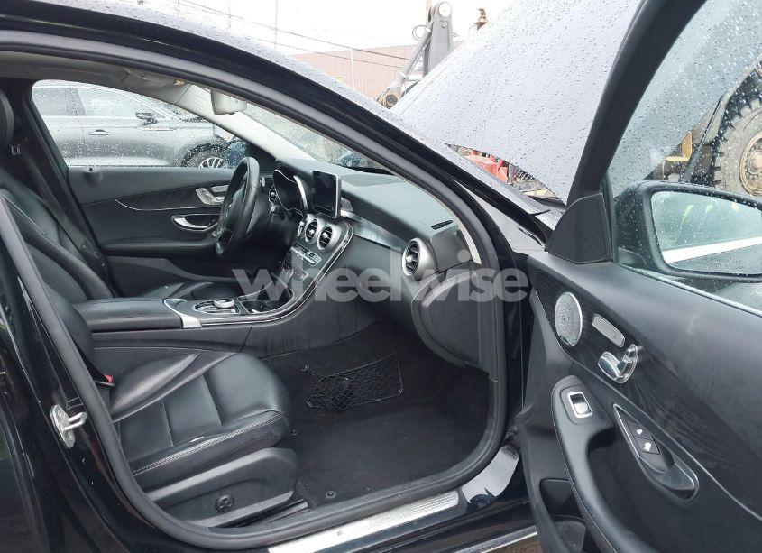 Photo 5 of 2017 Mercedes-benz C 300 4MATIC/LUXURY 4MATIC/SPORT 4MATIC (VIN 55SWF4KB7HU200982)