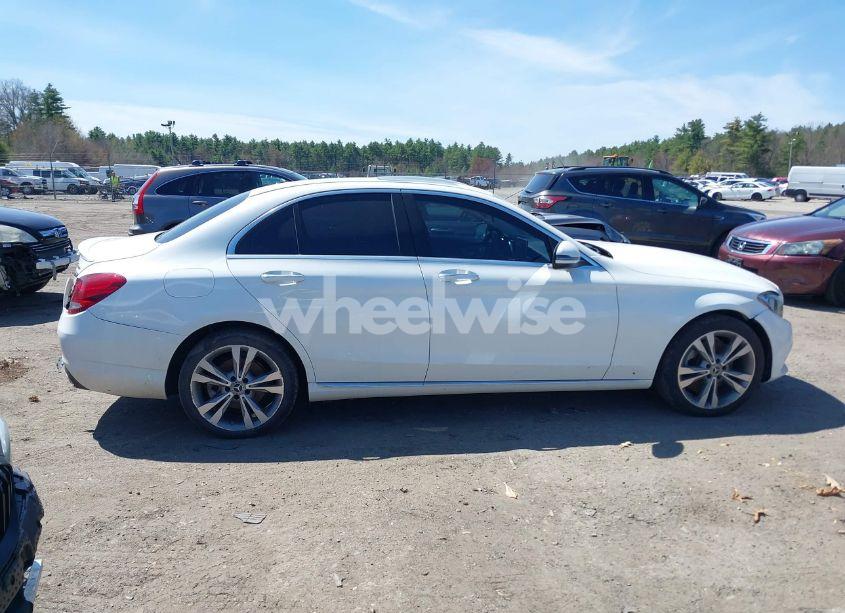 Photo 13 of 2018 Mercedes-benz C 300 4MATIC (VIN 55SWF4KB7JU235656)