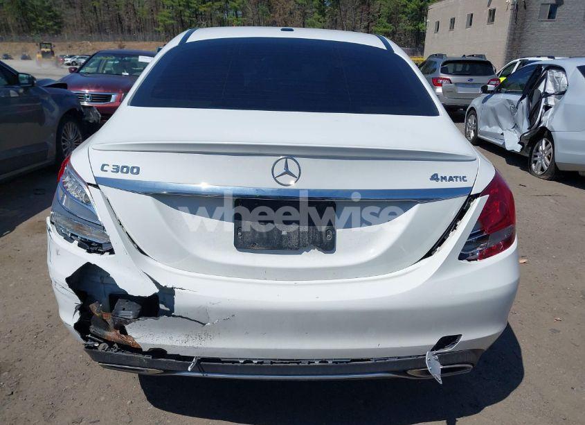 Photo 16 of 2018 Mercedes-benz C 300 4MATIC (VIN 55SWF4KB7JU235656)