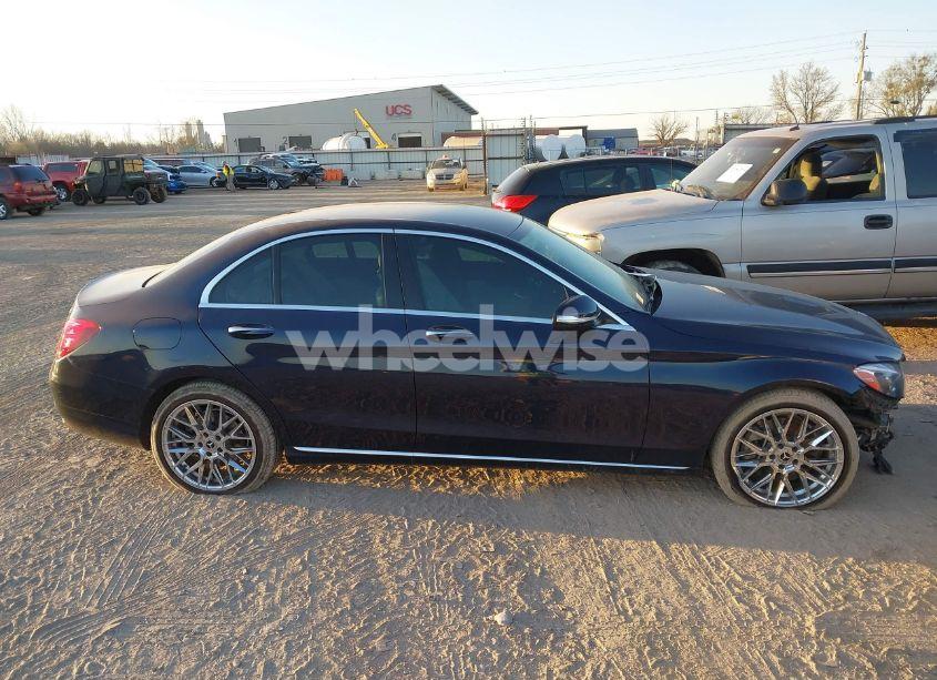 Photo 14 of 2015 Mercedes-benz C 300 4MATIC/LUXURY 4MATIC/SPORT 4MATIC (VIN 55SWF4KB8FU022044)