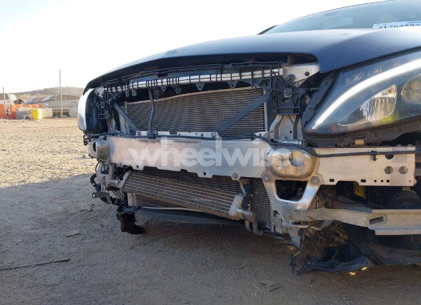 Photo 22 of 2015 Mercedes-benz C 300 4MATIC/LUXURY 4MATIC/SPORT 4MATIC (VIN 55SWF4KB8FU022044)