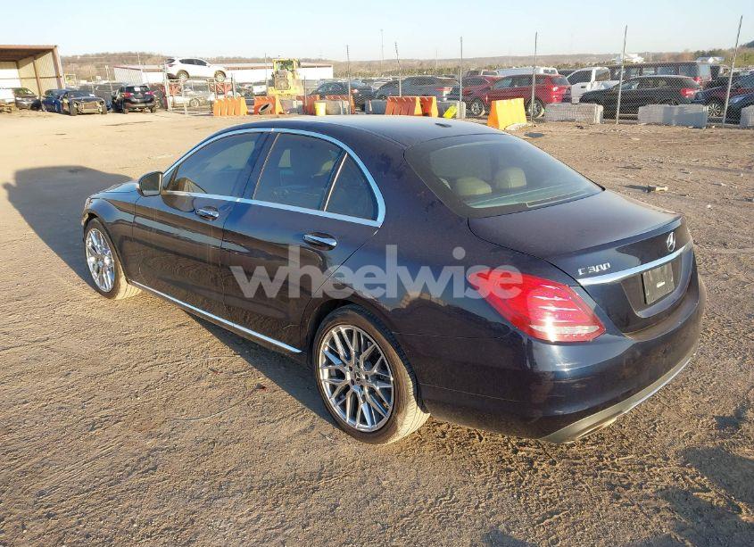 Photo 3 of 2015 Mercedes-benz C 300 4MATIC/LUXURY 4MATIC/SPORT 4MATIC (VIN 55SWF4KB8FU022044)