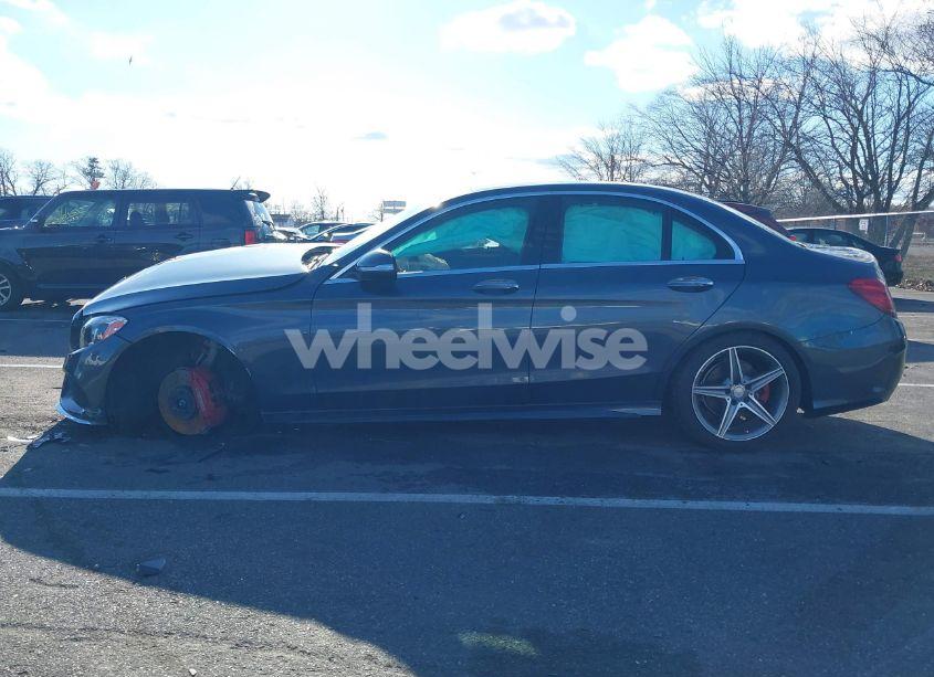 Photo 14 of 2015 Mercedes-benz C 300 4MATIC/LUXURY 4MATIC/SPORT 4MATIC (VIN 55SWF4KB8FU030709)