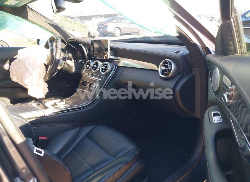 Photo 5 of 2015 Mercedes-benz C 300 4MATIC/LUXURY 4MATIC/SPORT 4MATIC (VIN 55SWF4KB8FU030709)