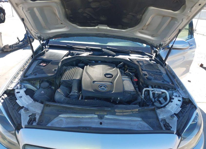 Photo 10 of 2015 Mercedes-benz C 300 4MATIC/LUXURY 4MATIC/SPORT 4MATIC (VIN 55SWF4KB8FU034839)