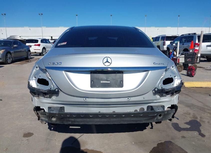 Photo 17 of 2015 Mercedes-benz C 300 4MATIC/LUXURY 4MATIC/SPORT 4MATIC (VIN 55SWF4KB8FU034839)