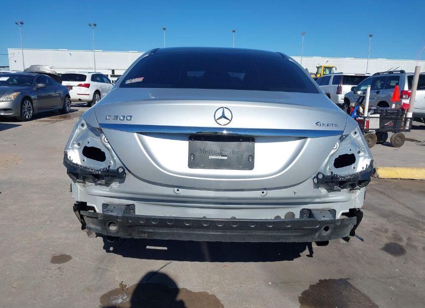 Photo 18 of 2015 Mercedes-benz C 300 4MATIC/LUXURY 4MATIC/SPORT 4MATIC (VIN 55SWF4KB8FU034839)