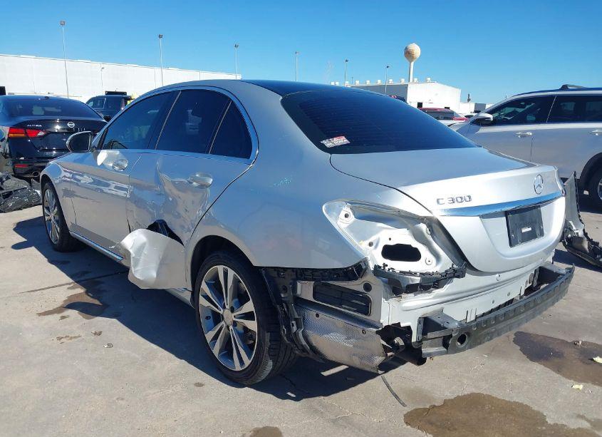 Photo 3 of 2015 Mercedes-benz C 300 4MATIC/LUXURY 4MATIC/SPORT 4MATIC (VIN 55SWF4KB8FU034839)