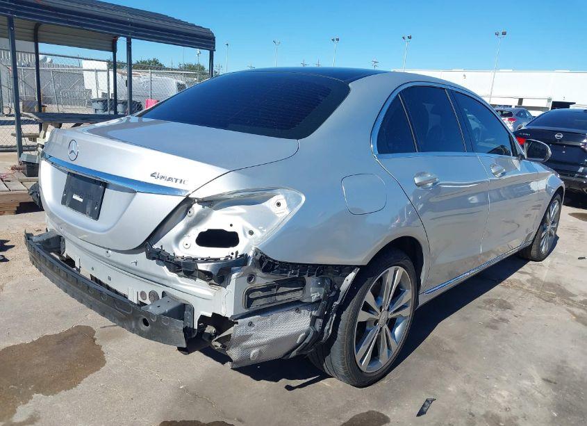 Photo 4 of 2015 Mercedes-benz C 300 4MATIC/LUXURY 4MATIC/SPORT 4MATIC (VIN 55SWF4KB8FU034839)