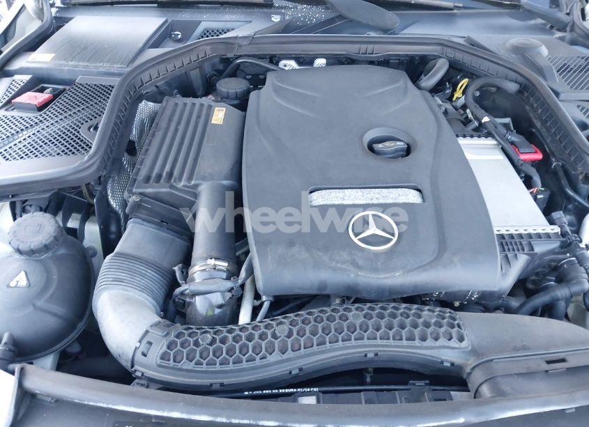 Photo 10 of 2015 Mercedes-benz C 300 4MATIC/LUXURY 4MATIC/SPORT 4MATIC (VIN 55SWF4KB8FU035523)