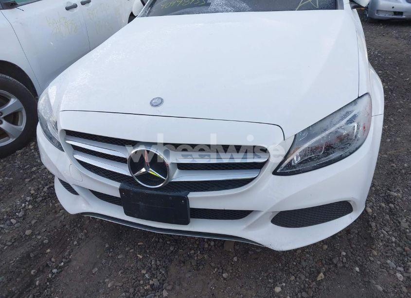 Photo 11 of 2015 Mercedes-benz C 300 4MATIC/LUXURY 4MATIC/SPORT 4MATIC (VIN 55SWF4KB8FU035523)