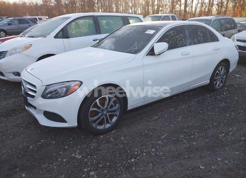 Photo 2 of 2015 Mercedes-benz C 300 4MATIC/LUXURY 4MATIC/SPORT 4MATIC (VIN 55SWF4KB8FU035523)