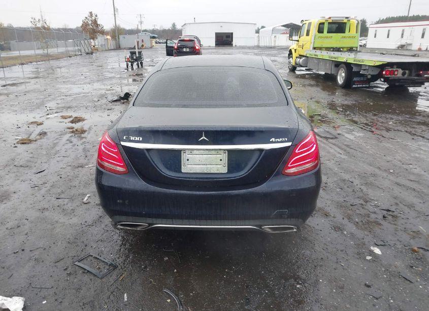 Photo 16 of 2015 Mercedes-benz C 300 4MATIC/LUXURY 4MATIC/SPORT 4MATIC (VIN 55SWF4KB8FU038485)
