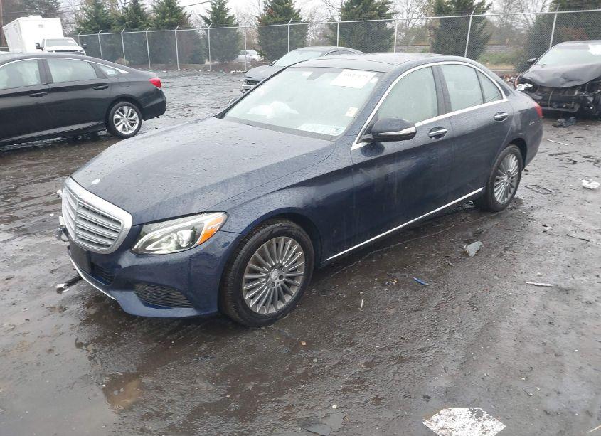 Photo 2 of 2015 Mercedes-benz C 300 4MATIC/LUXURY 4MATIC/SPORT 4MATIC (VIN 55SWF4KB8FU038485)