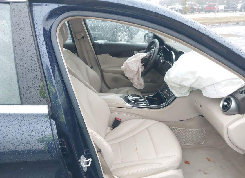 Photo 5 of 2015 Mercedes-benz C 300 4MATIC/LUXURY 4MATIC/SPORT 4MATIC (VIN 55SWF4KB8FU038485)