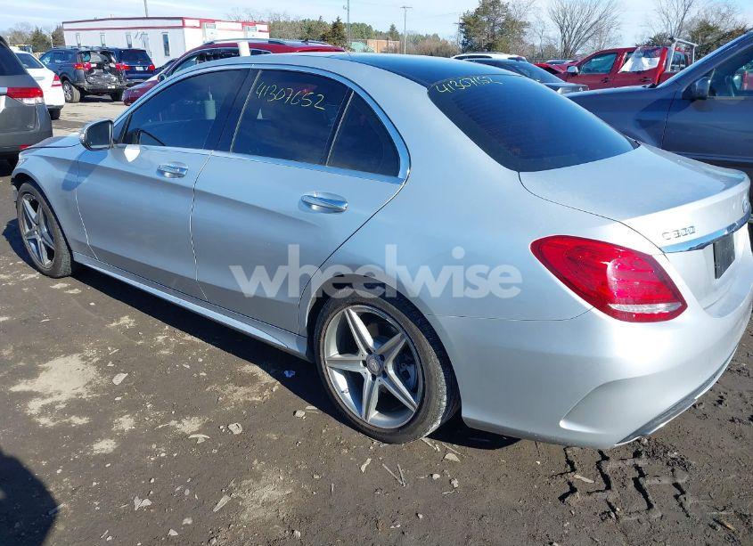 Photo 3 of 2015 Mercedes-benz C 300 4MATIC/LUXURY 4MATIC/SPORT 4MATIC (VIN 55SWF4KB8FU042701)