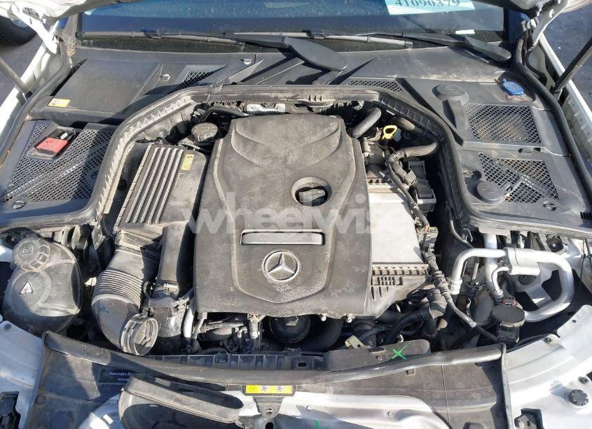 Photo 10 of 2015 Mercedes-benz C 300 4MATIC/LUXURY 4MATIC/SPORT 4MATIC (VIN 55SWF4KB8FU072958)