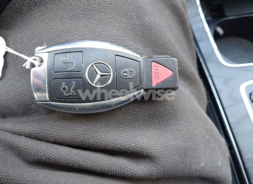 Photo 11 of 2015 Mercedes-benz C 300 4MATIC/LUXURY 4MATIC/SPORT 4MATIC (VIN 55SWF4KB8FU072958)