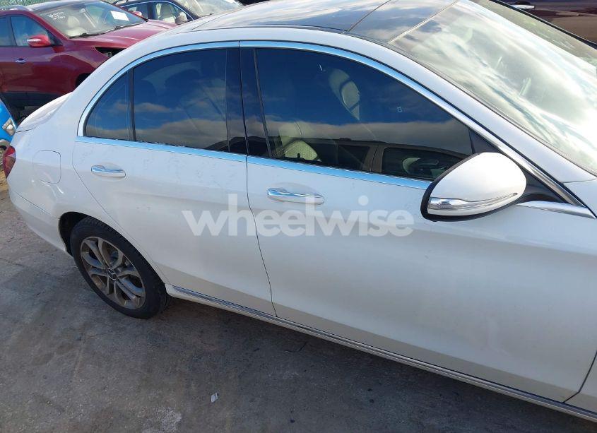 Photo 13 of 2015 Mercedes-benz C 300 4MATIC/LUXURY 4MATIC/SPORT 4MATIC (VIN 55SWF4KB8FU072958)