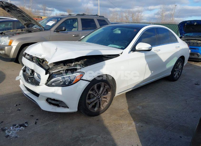 Photo 2 of 2015 Mercedes-benz C 300 4MATIC/LUXURY 4MATIC/SPORT 4MATIC (VIN 55SWF4KB8FU072958)
