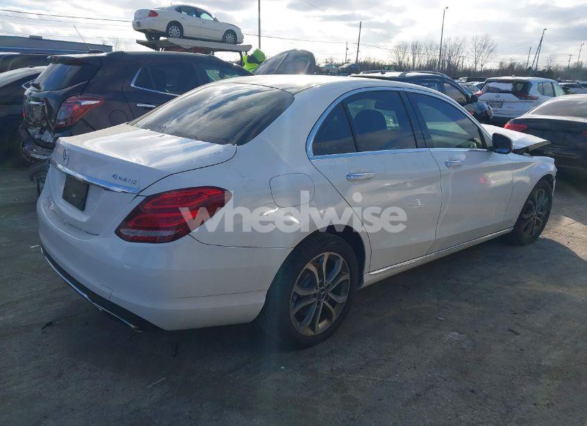 Photo 4 of 2015 Mercedes-benz C 300 4MATIC/LUXURY 4MATIC/SPORT 4MATIC (VIN 55SWF4KB8FU072958)