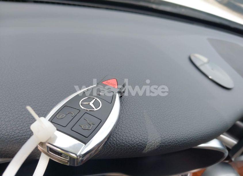 Photo 11 of 2015 Mercedes-benz C 300 4MATIC/LUXURY 4MATIC/SPORT 4MATIC (VIN 55SWF4KB8FU074936)