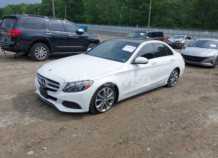 Photo 2 of 2015 Mercedes-benz C 300 4MATIC/LUXURY 4MATIC/SPORT 4MATIC (VIN 55SWF4KB8FU074936)