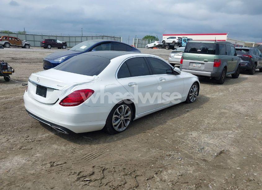 Photo 4 of 2015 Mercedes-benz C 300 4MATIC/LUXURY 4MATIC/SPORT 4MATIC (VIN 55SWF4KB8FU074936)