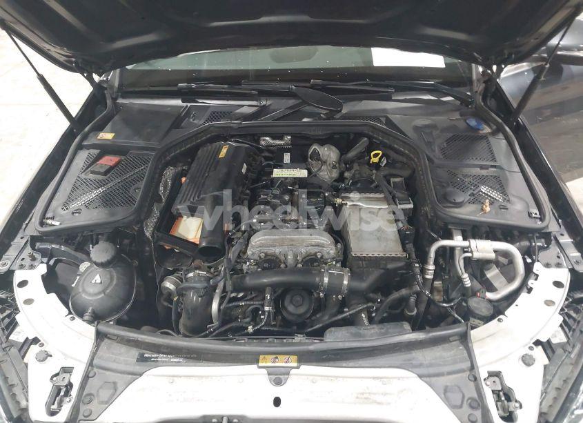 Photo 10 of 2015 Mercedes-benz C 300 4MATIC/LUXURY 4MATIC/SPORT 4MATIC (VIN 55SWF4KB8FU080199)