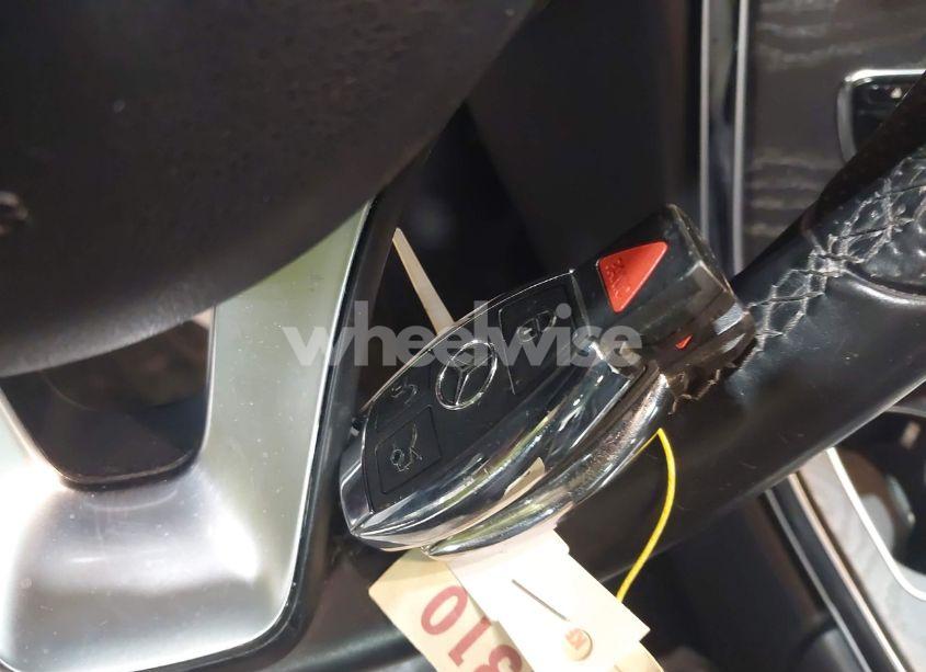 Photo 11 of 2015 Mercedes-benz C 300 4MATIC/LUXURY 4MATIC/SPORT 4MATIC (VIN 55SWF4KB8FU080199)