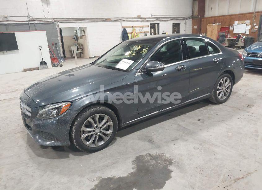 Photo 2 of 2015 Mercedes-benz C 300 4MATIC/LUXURY 4MATIC/SPORT 4MATIC (VIN 55SWF4KB8FU080199)