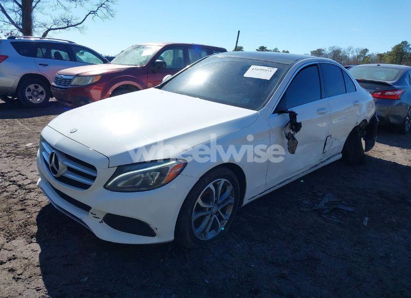 Photo 2 of 2015 Mercedes-benz C 300 4MATIC/LUXURY 4MATIC/SPORT 4MATIC (VIN 55SWF4KB8FU082115)