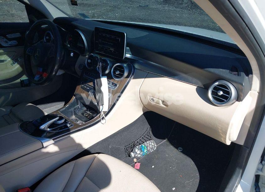 Photo 5 of 2015 Mercedes-benz C 300 4MATIC/LUXURY 4MATIC/SPORT 4MATIC (VIN 55SWF4KB8FU082115)
