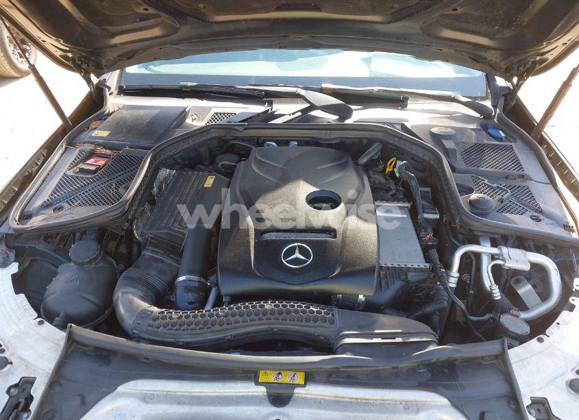 Photo 10 of 2015 Mercedes-benz C 300 4MATIC/LUXURY 4MATIC/SPORT 4MATIC (VIN 55SWF4KB8FU086892)