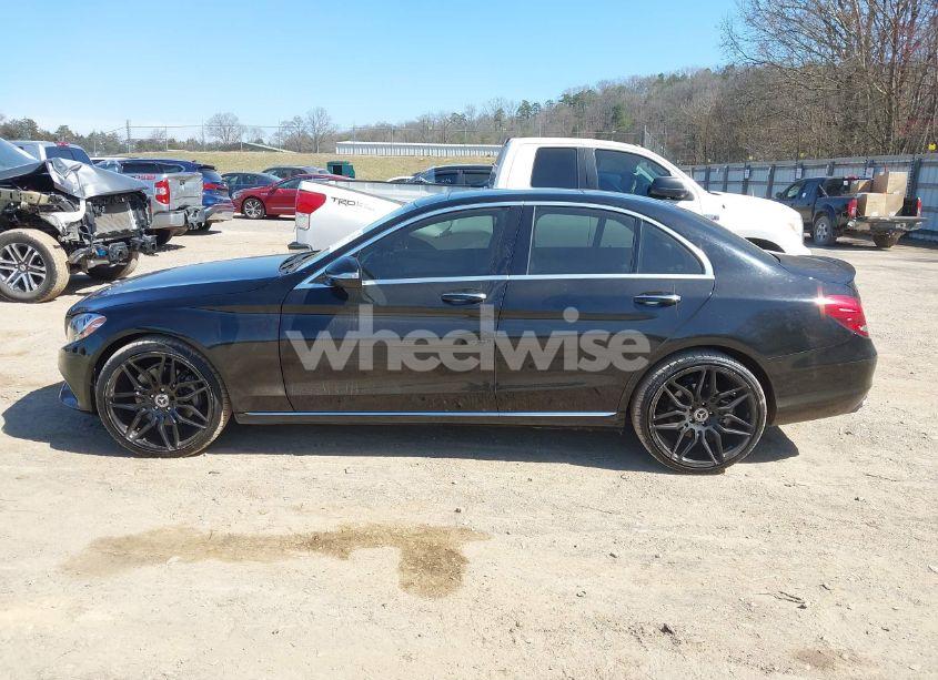 Photo 14 of 2015 Mercedes-benz C 300 4MATIC/LUXURY 4MATIC/SPORT 4MATIC (VIN 55SWF4KB8FU086892)