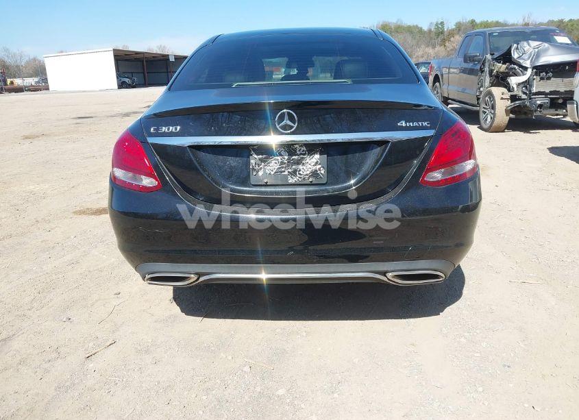 Photo 16 of 2015 Mercedes-benz C 300 4MATIC/LUXURY 4MATIC/SPORT 4MATIC (VIN 55SWF4KB8FU086892)