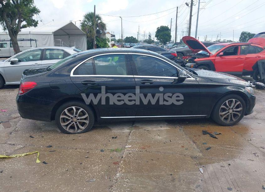 Photo 13 of 2016 Mercedes-benz C 300 4MATIC/LUXURY 4MATIC/SPORT 4MATIC (VIN 55SWF4KB8GU100386)