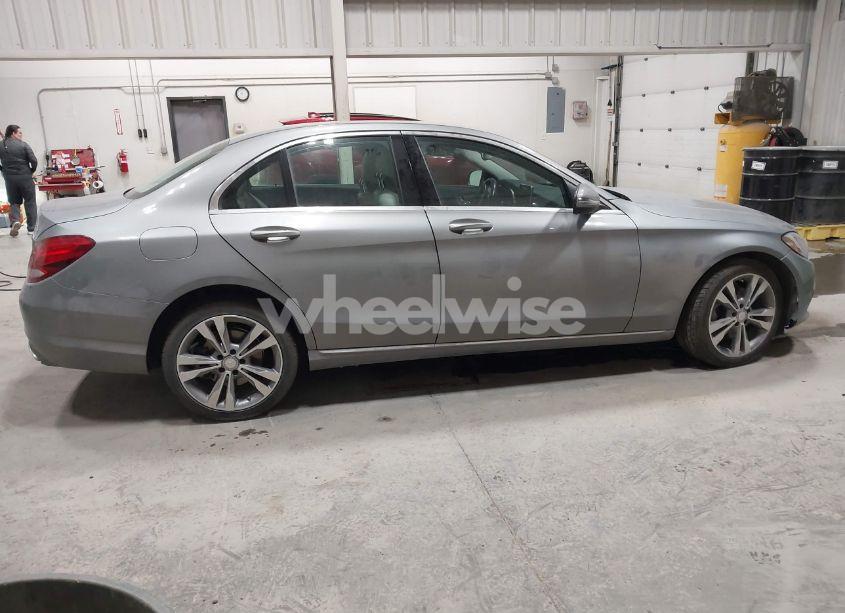 Photo 13 of 2016 Mercedes-benz C 300 4MATIC/LUXURY 4MATIC/SPORT 4MATIC (VIN 55SWF4KB8GU113087)